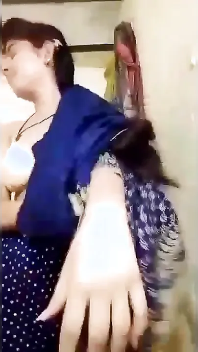 Beautiful Muslim Desi XXX girl’s nude show for her boyfriend