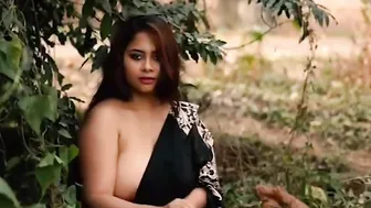 Super busty Desi XXX wife have sexy outdoor video shoot