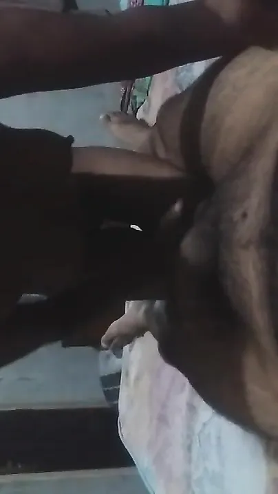 Dusky Desi XXX whore sucking her customer’s dick on camera MMS