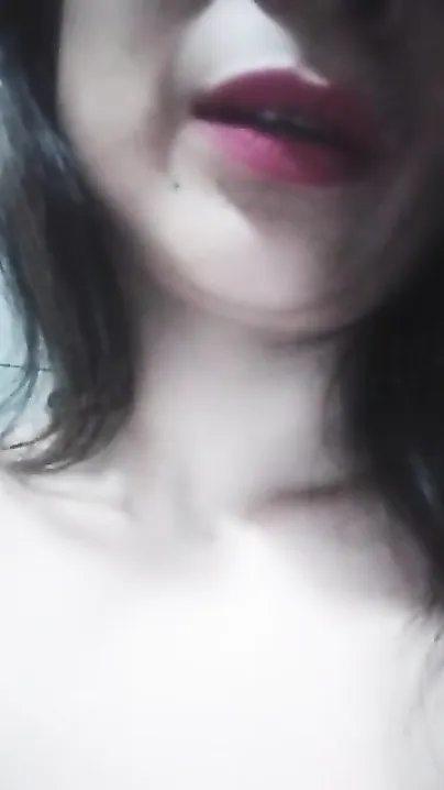 Shy Indian XXX babe showing her teen boobs and pussy on cam