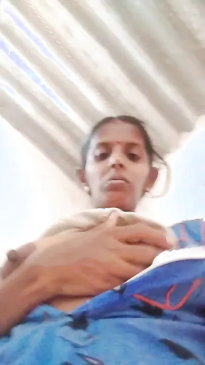 Telugu Desi XXX wife showing her beautiful boobs and pussy