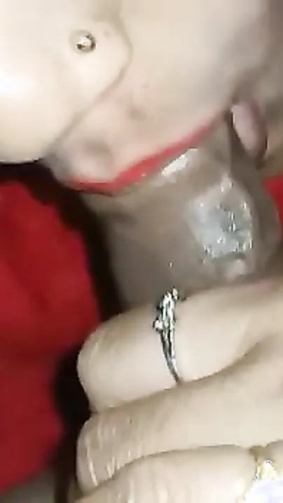 Lovely Indian XXX wife giving a wet blowjob to her ex-lover MMS