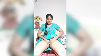 Super hot Desi XXX chick fingering her sweet pussy hole on cam