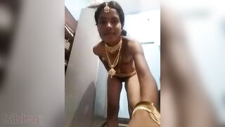Telegu Desi XXX wife her amazing nude body shapes on camera