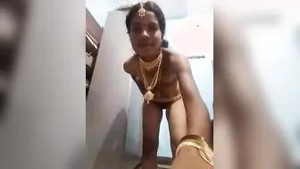 Telegu Desi XXX wife her amazing nude body shapes on camera