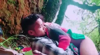 Cheating Dehati XXX wife gets her Desi pussy fucked outdoors MMS ...