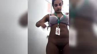 Sexy Tamil Desi XXX girl making video for lover in office