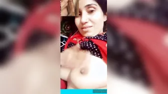 Paki Desi XXX girl showing boobs on video call with her boyfriend