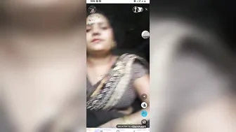 Nidhi Desi XXX bitch shows her beautiful pussy on live cam