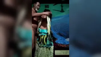 Bangladeshi mature uncle fucking his Desi XXX housewife caught MMS