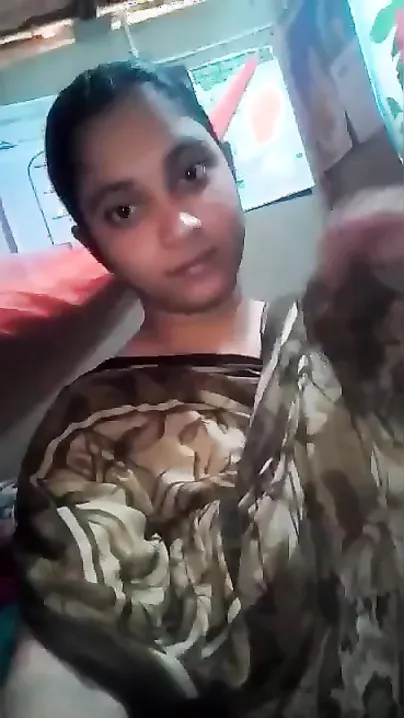 Cute Bangladeshi Desi village girl showing her nude XXX beauty