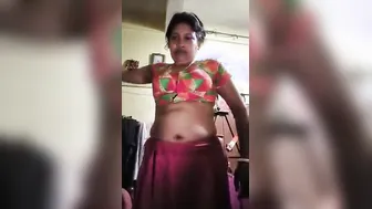 Bengali Desi XXX chick’s in saree striptease nude show