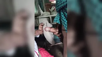 Mature Randi Desi aunty gives XXX blowjob to her old friend MMS