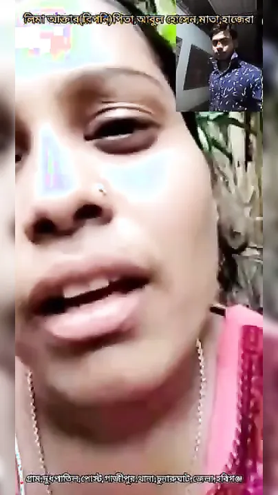 Married Desi XXX girl shows her boobs and pussy outdoors