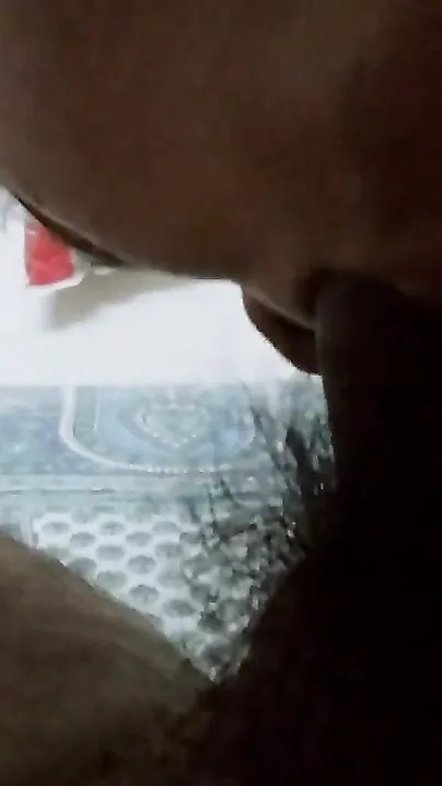 Horny Desi XXX housewife sucking her husband’s dick MMS