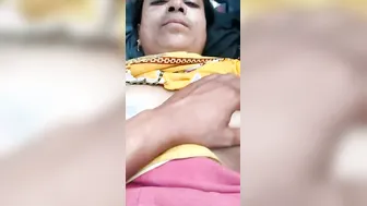 Mature Indian XXX aunty gets her hairy pussy fucked by her young neighbour MMS