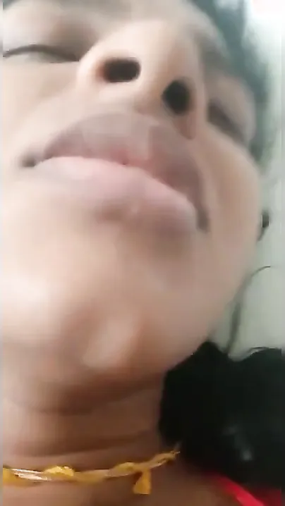 Sexy Indian XXX bitch gets her shaved pussy fucked hard MMS