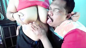 Mature Indian MILF gets her juicy boobs sucked on live XXX cam