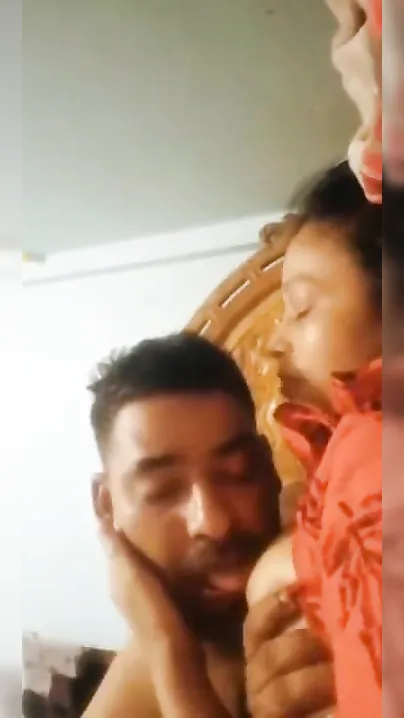 Bangladeshi Desi XXX wife gets her boobs sucked by her neighbour MMS