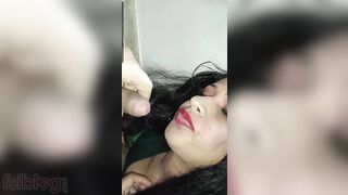 Gujju Desi MILF poses for XXX video when blowing lover's phallus