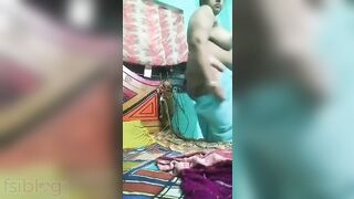 Nude selfie video of chubby Desi whore revealing her huge XXX curves