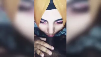 Attractive Desi girl in hijab pleases her boyfriend with XXX blowjob