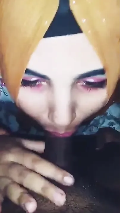 Attractive Desi girl in hijab pleases her boyfriend with XXX blowjob