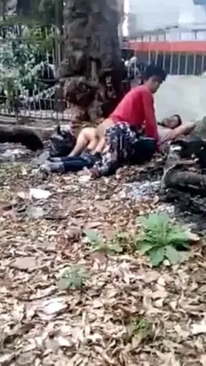 Desi mms sex scandal of south aunty fucking with a homeless outdoors