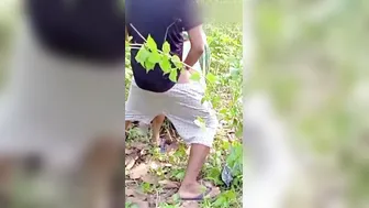 Wife gets sex on the jungle with her lover! Desi Mms video leaked online