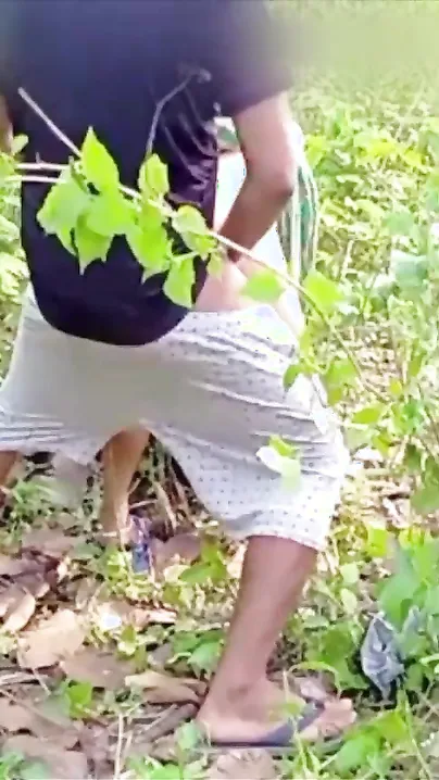 Wife gets sex on the jungle with her lover! Desi Mms video leaked online