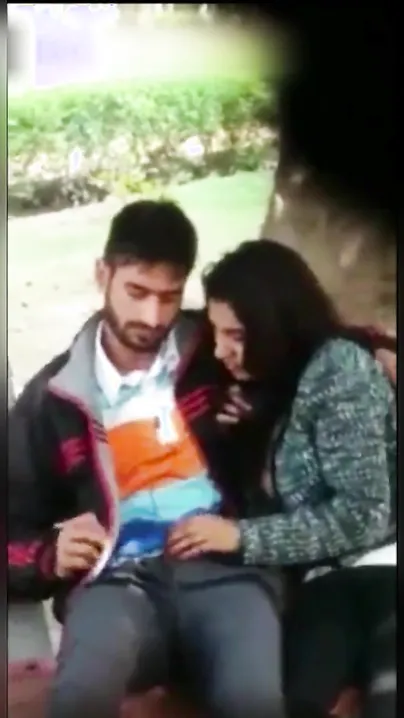 Tamil girl giving blowjob outdoor In park and caught on cam. Desi MMs