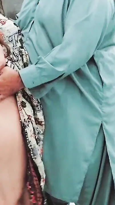 Awesome Desi hottie has painful XXX sex with stepbro before marriage