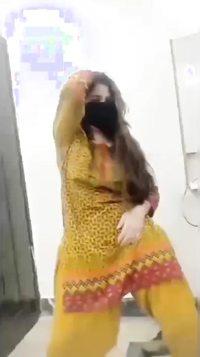 Sexy Desi porn diva strips naked shaking her XXX body to the music