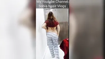 Luscious Pakistani wench shakes her Desi XXX booty during striptease