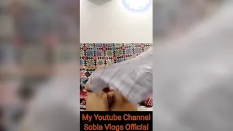 Dildo anal XXX fucking is what amateur Desi model is busy doing