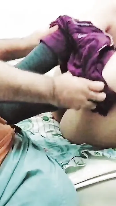Valentine special XXX video of Desi couple having classy sex on cam