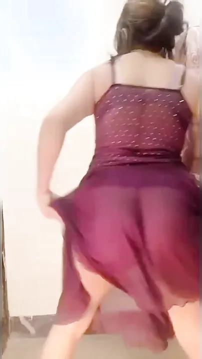 Desi wench strips when dancing at private XXX party at the hotel