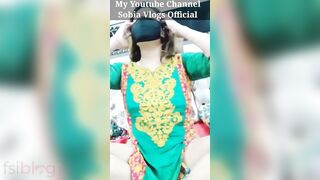 Webcam client enjoys watching Desi whore's huge XXX tits and nipples