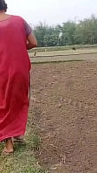 Outdoor XXX session of amateur Bengali chick and her Desi fucker