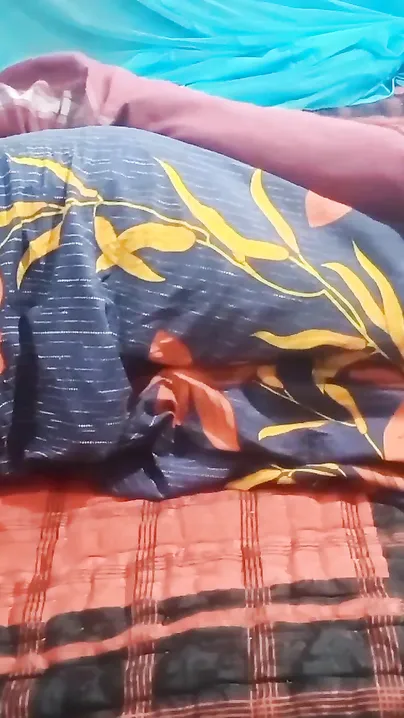 Husband sticks his XXX dong deep into Desi wife's pussy on the floor