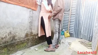 Horny village girl hides to have sex with Desi XXX lover in the yard