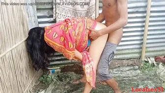Bengali bhabi in red saree blows Desi hubby and has XXX sex outdoors