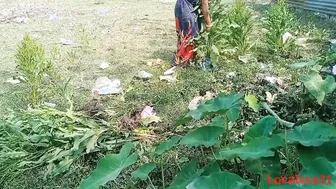 Bengali housewife pleases Desi hubby with good XXX sex in the yard