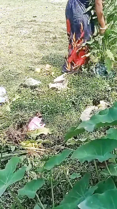 Bengali housewife pleases Desi hubby with good XXX sex in the yard