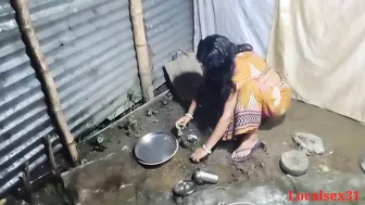 Desi man sees his cute wife and drills her XXX twat from behind