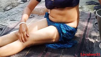 Busty bhabhi gets her Desi pussy penetrated by man in the bathroom