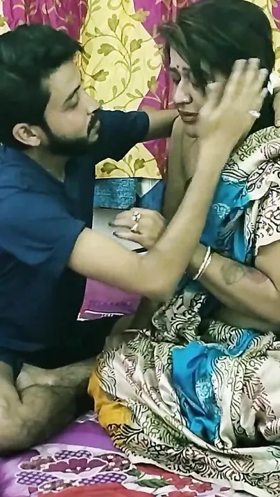 Lustful dude comforts his new Desi stepmom and fucks her XXX pussy