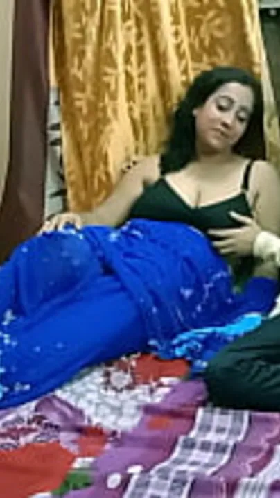 Desi guy is lucky to have XXX threesome with both his GF and her mom