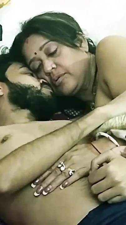Filthy Desi mom needs her stepson's XXX prick for her moist vagina