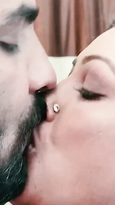Luscious Desi bhabhi with big ass pleases a guy with BJ and XXX twat